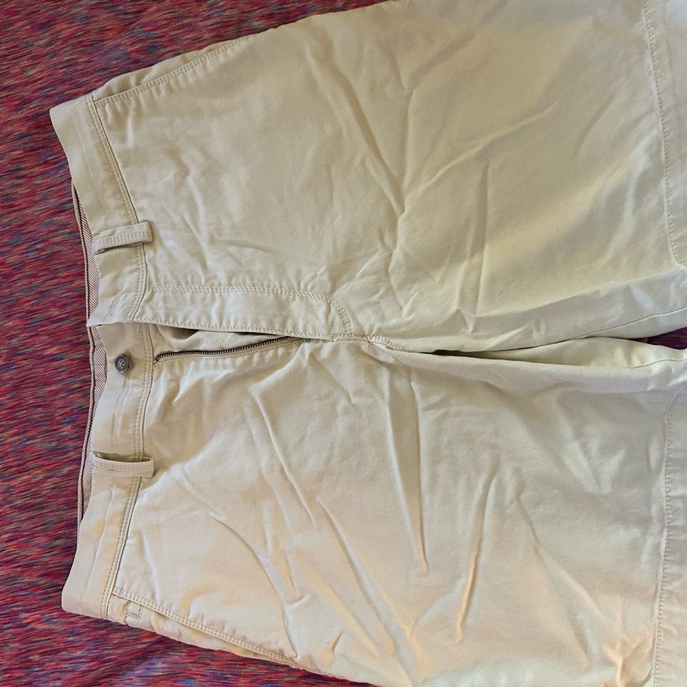 Tommy Bahama Cream and Blue Patterned Shorts